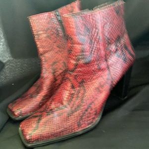 Red Leather Ankle Boot Cobra look